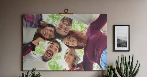 Personalizowany prezent na 18. urodziny? Tylko z apką FotoLab!