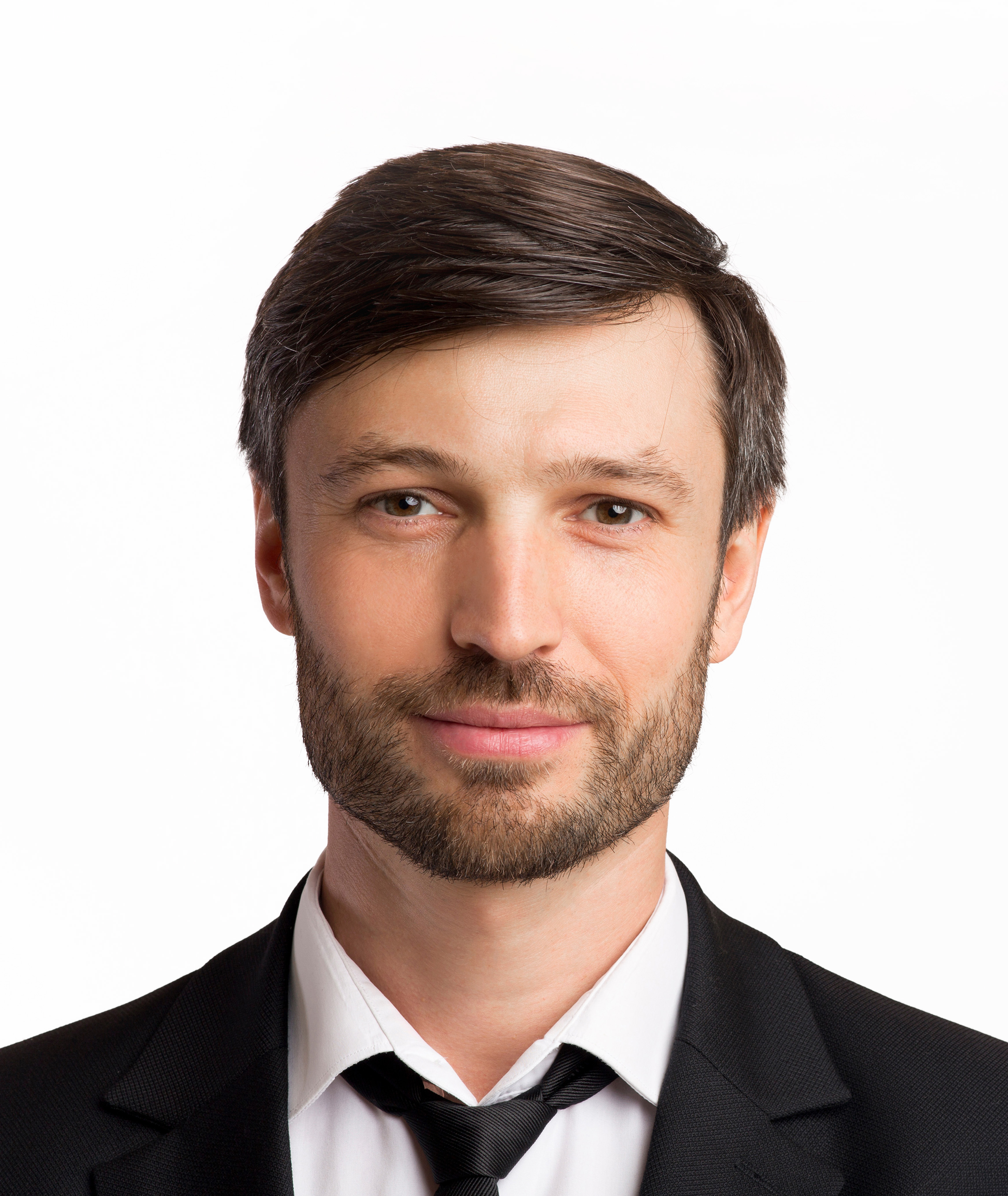 Zdjęcie do paszportu - delikatny uśmiech